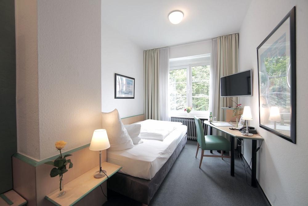 Hotel Am Hofgarten Dusseldorf Exterior photo