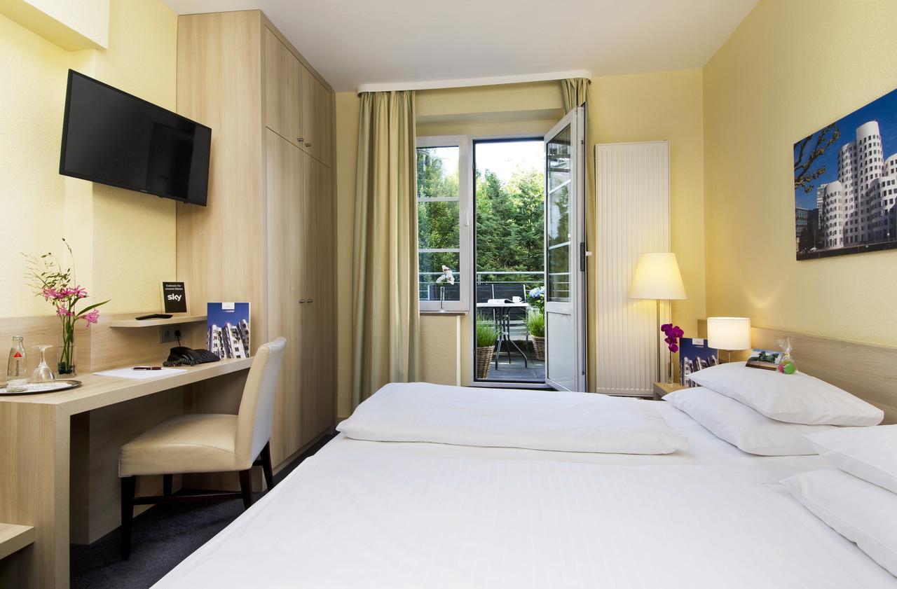 Hotel Am Hofgarten Dusseldorf Exterior photo