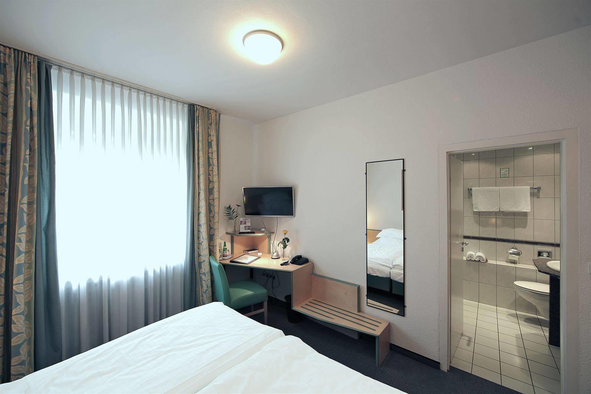 Hotel Am Hofgarten Dusseldorf Exterior photo