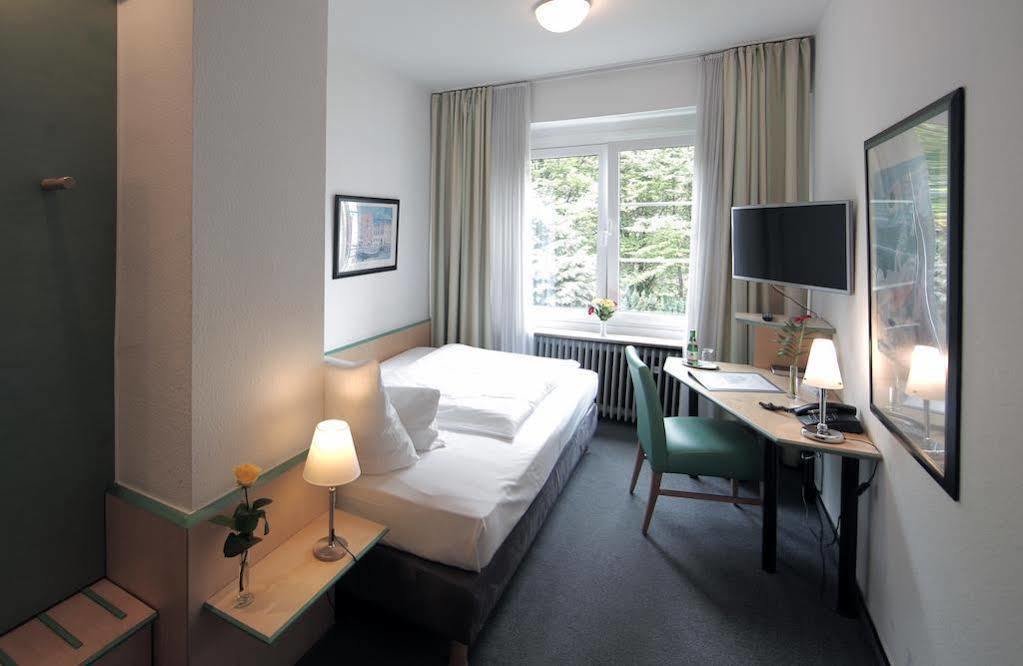 Hotel Am Hofgarten Dusseldorf Exterior photo